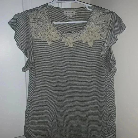 Liz Claiborne Tops - Liz Claiborne XL Black and Off White Lace Top